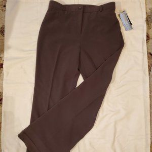 R Q T size 8 Brown pants